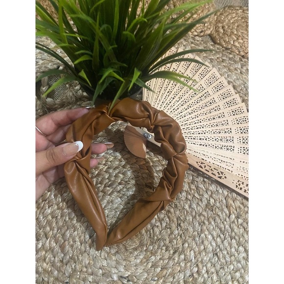 Leather Diadema - Picture 1 of 1